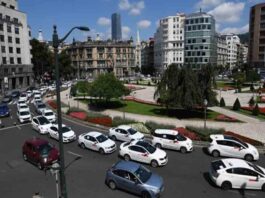 Euskadi regula los VTC con 1 hora de antelación Euskadi regula los VTC con 1 hora de antelación