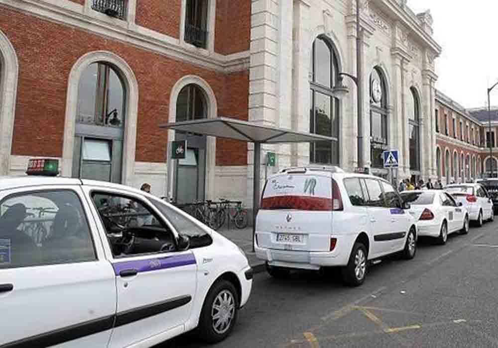 Los taxistas de Palencia exigen información sobre las fiestas