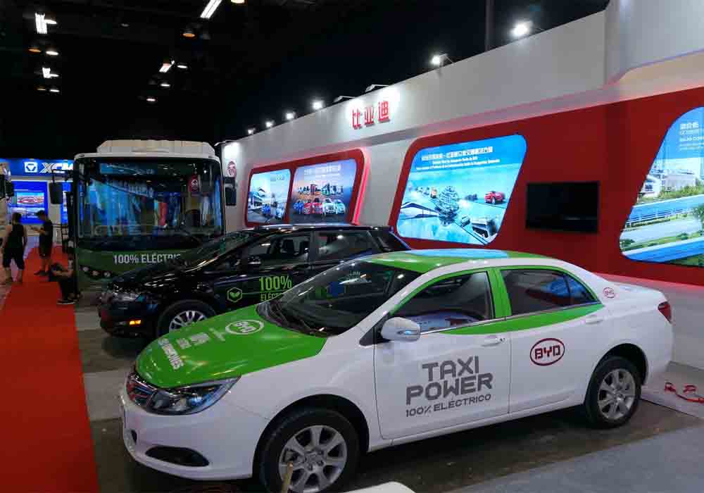 Panamá ya tiene flota de taxis eléctricos de BYD