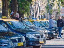 Protesta de los taxistas de Rosario contra Uber y Cabify Protesta de los taxistas de Rosario contra Uber y Cabify