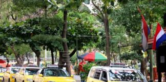 Los taxistas de Paraguay exigen la regulación de Uber y Muver Los taxistas de Paraguay exigen la regulación de Uber y Muver